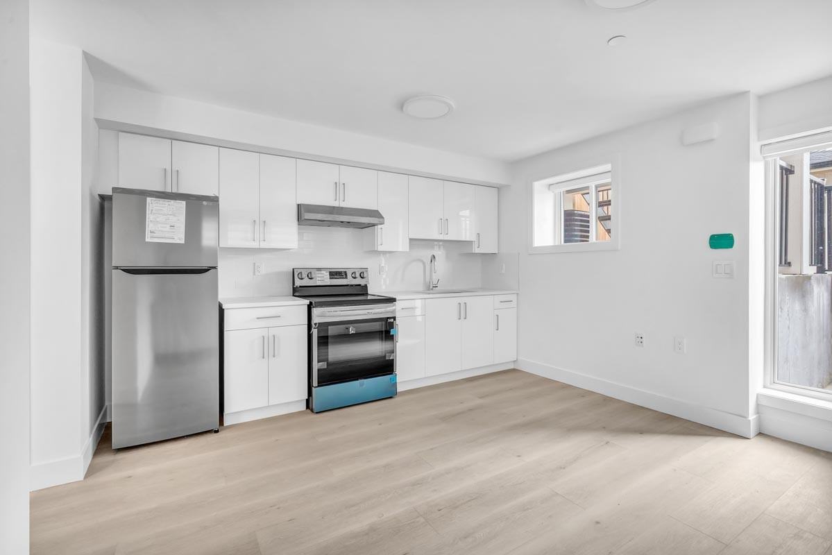 5755 Clarendon Street - Photo 6 of 21
