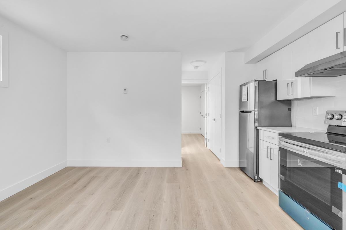 5755 Clarendon Street - Photo 8
