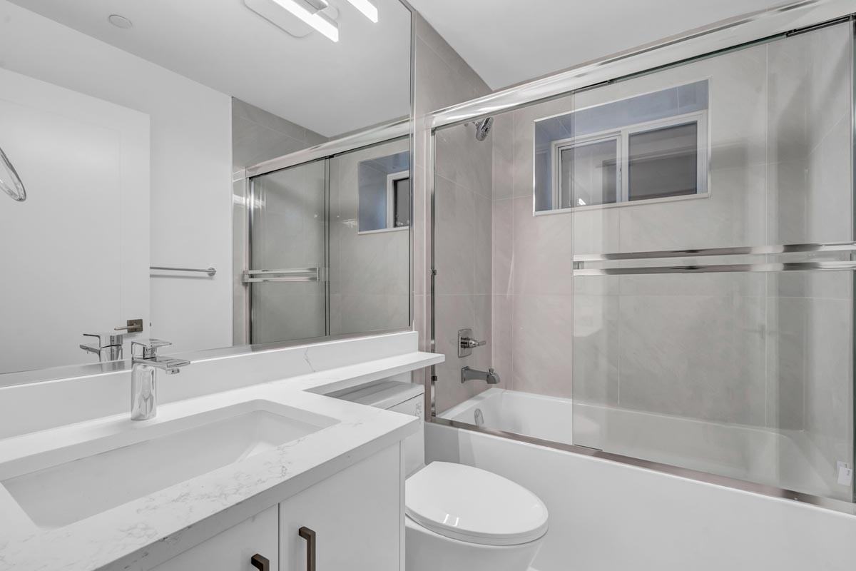 5755 Clarendon Street - Photo 14