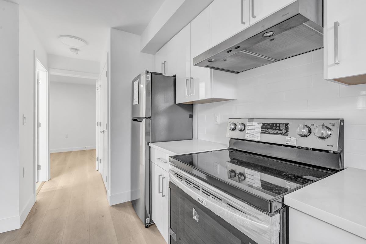 5755 Clarendon Street - Photo 9