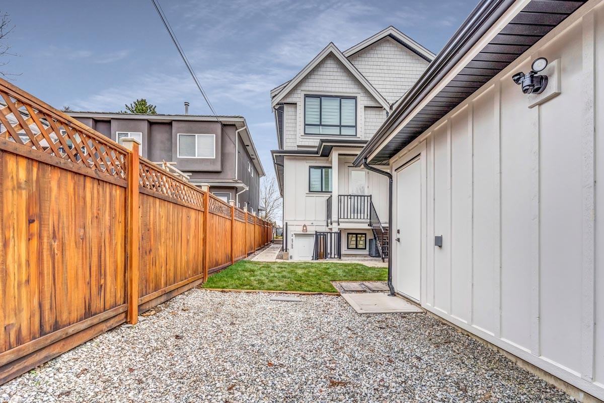 5755 Clarendon Street - Photo 19