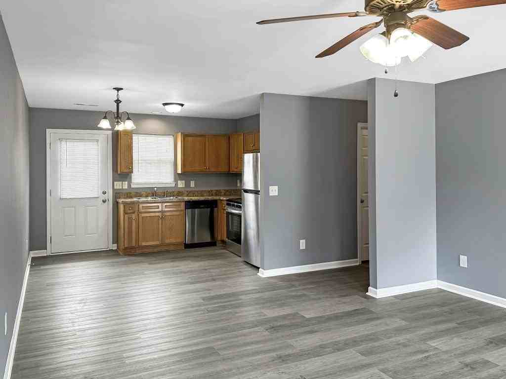 1963 Hilldale Dr - Photo 3 of 22