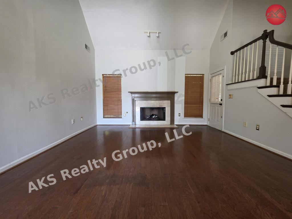 5004 Melrose Way - Photo 3 of 16