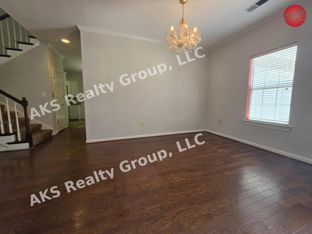 5004 Melrose Way - Photo 5 of 16