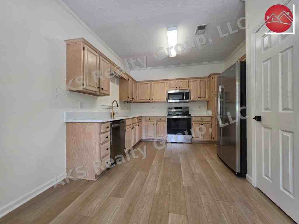 158 Sugar Dr - Photo 4 of 23