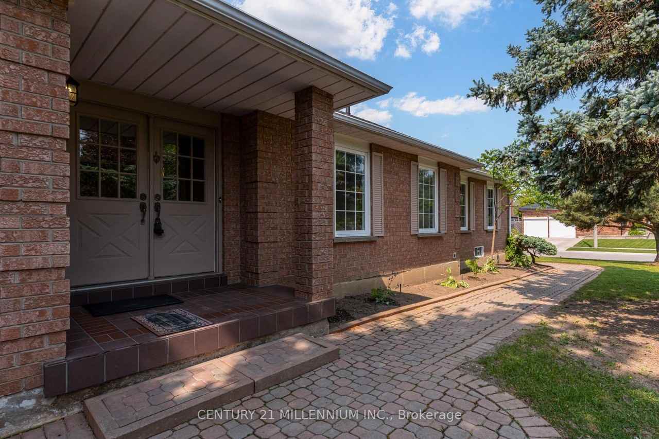 1572 Cartier Crt - Photo 3 of 31
