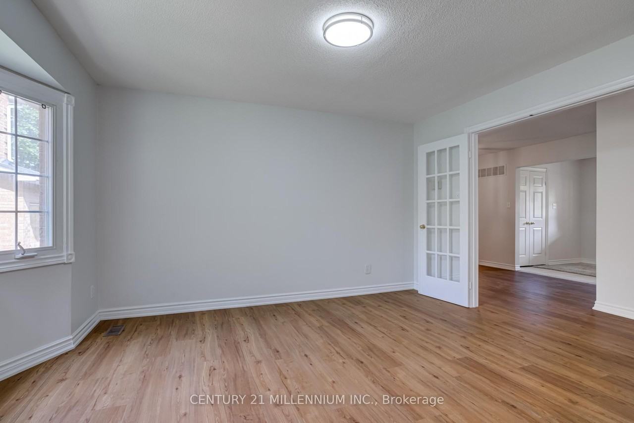 1572 Cartier Crt - Photo 7 of 31