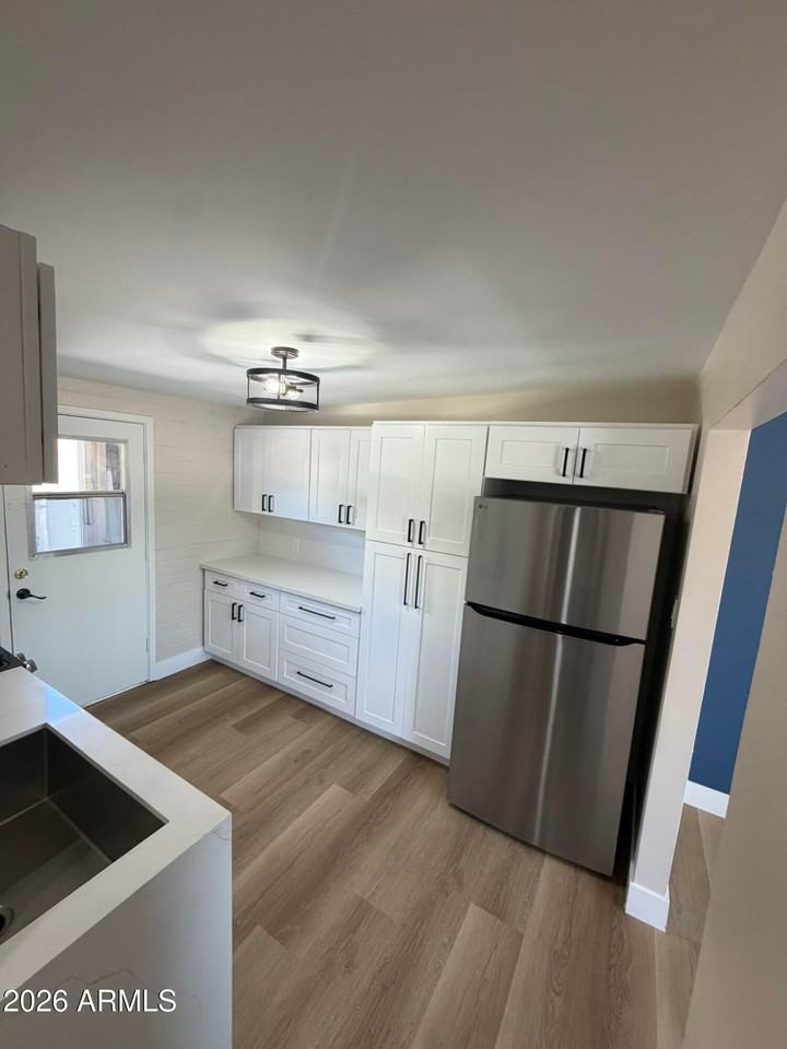 909 S Kenwood Cir #A - Photo 6 of 13