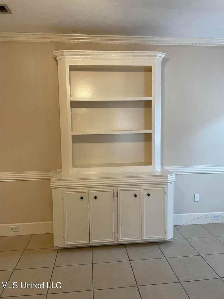 113 Oak Ridge Cir - Photo 3 of 15