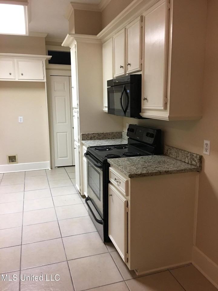 113 Oak Ridge Cir - Photo 4 of 15