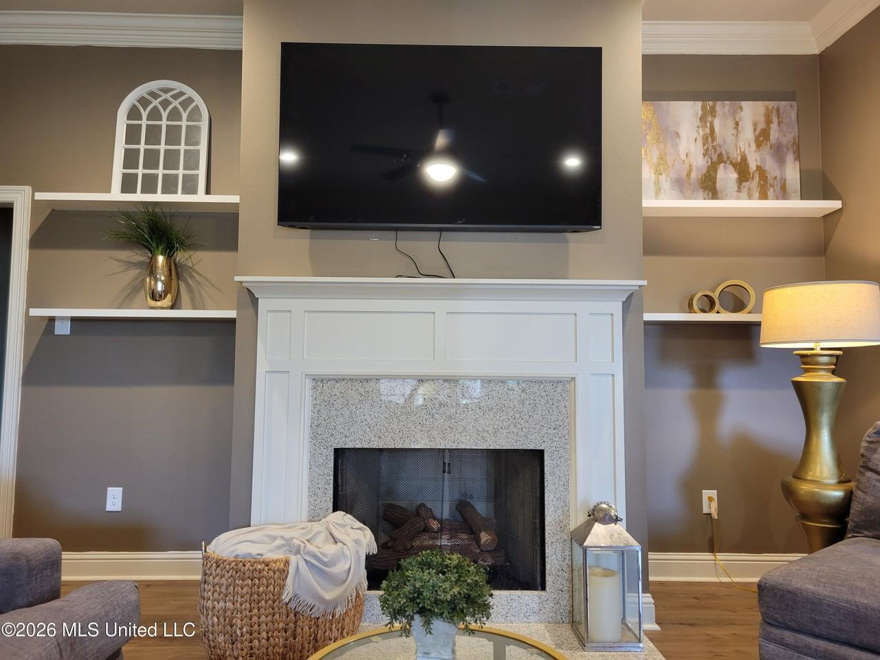 10165 Patrick Dr - Photo 6 of 46