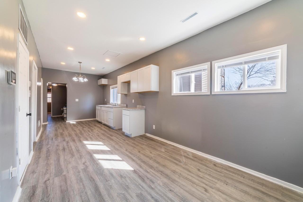 2549 Fillmore St - Photo 2 of 17