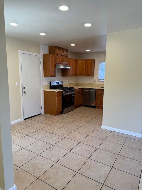 204 N X St - Photo 7 of 12