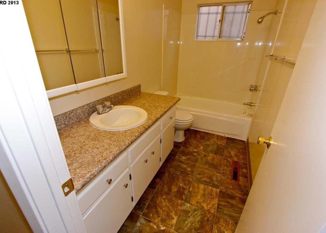 6909 Macarthur Blvd - Photo 5 of 8