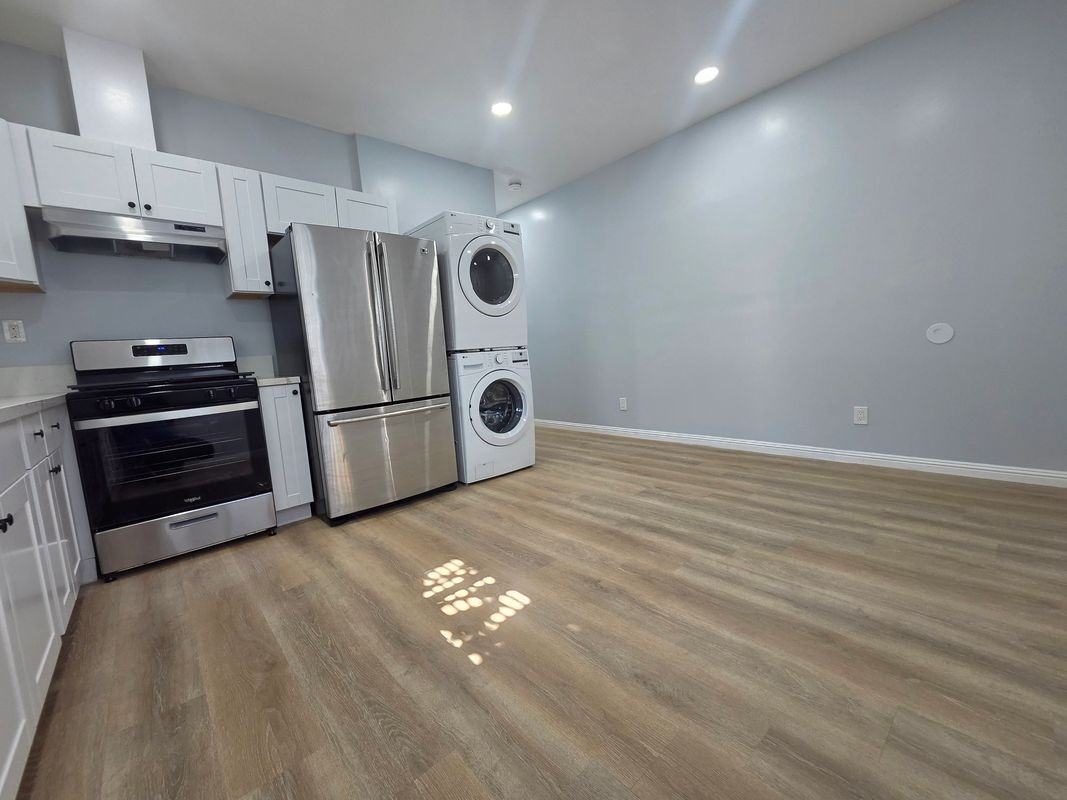 1715 W 64th St ##A - Photo 4 of 15