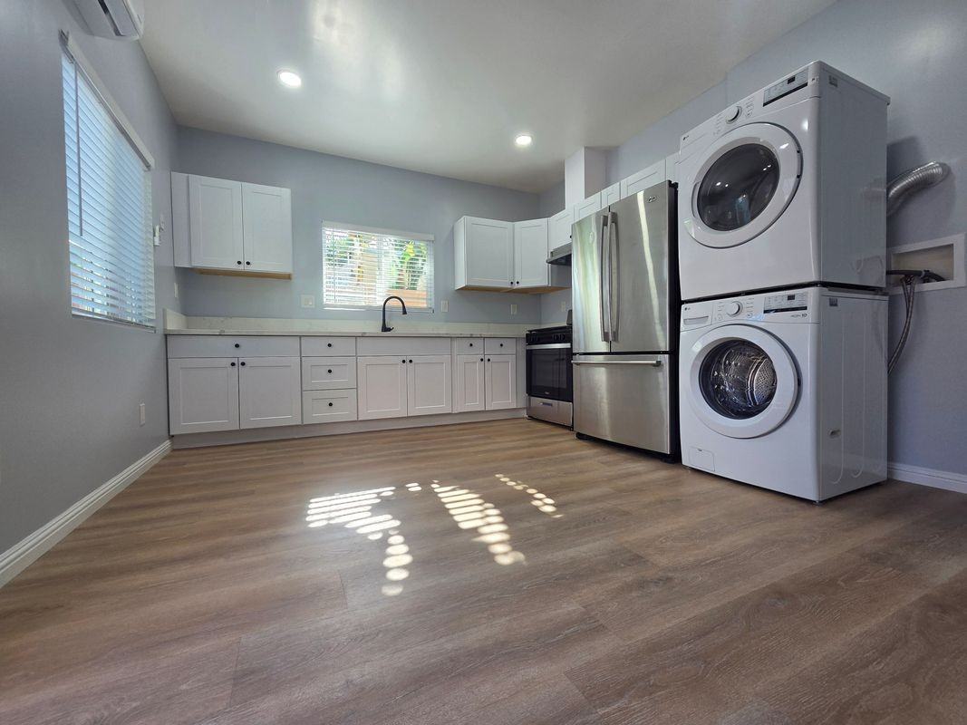 1715 W 64th St ##A - Photo 5 of 15