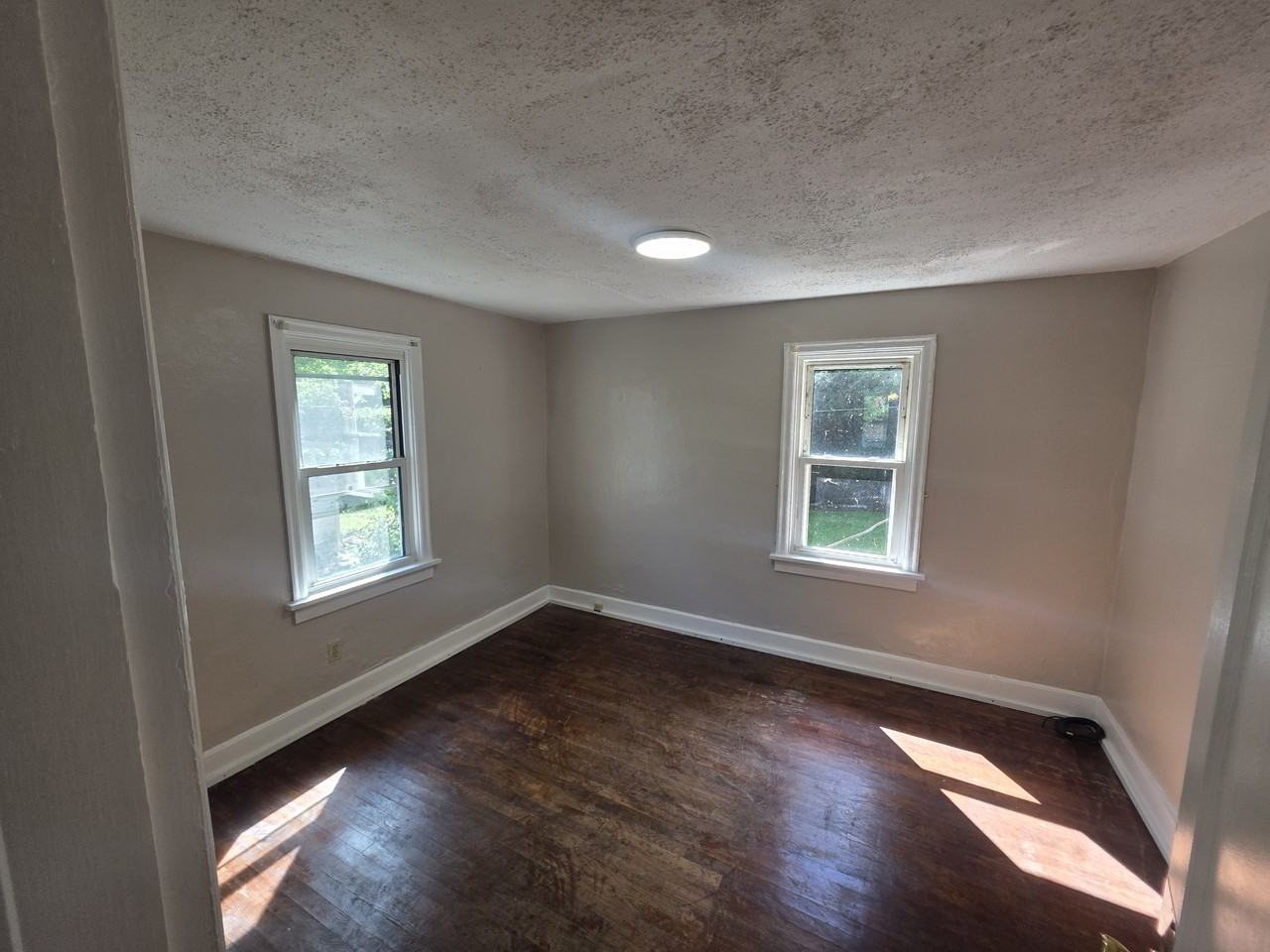 5411 Fletcher St - Photo 7 of 14