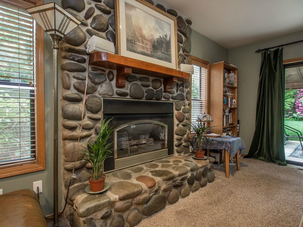 24109 Southeast 24th Street - Photo 7 of 25