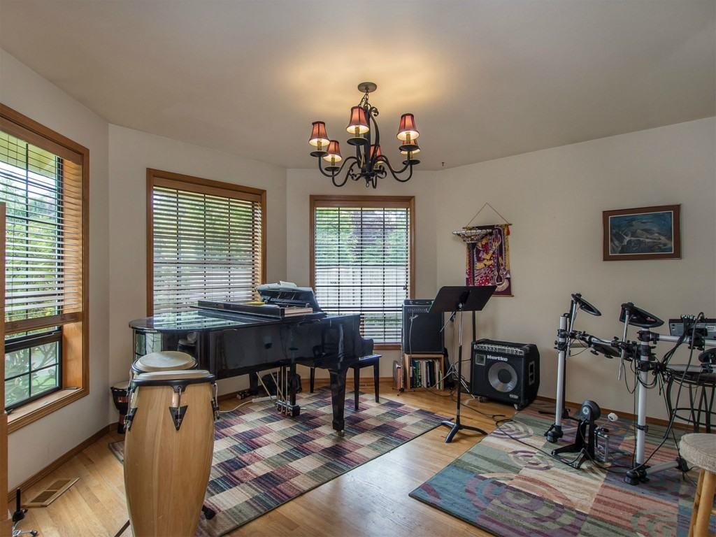 24109 Southeast 24th Street - Photo 3 of 25