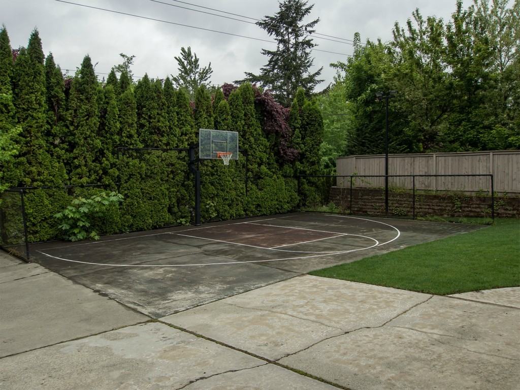 24109 Southeast 24th Street - Photo 2 of 25