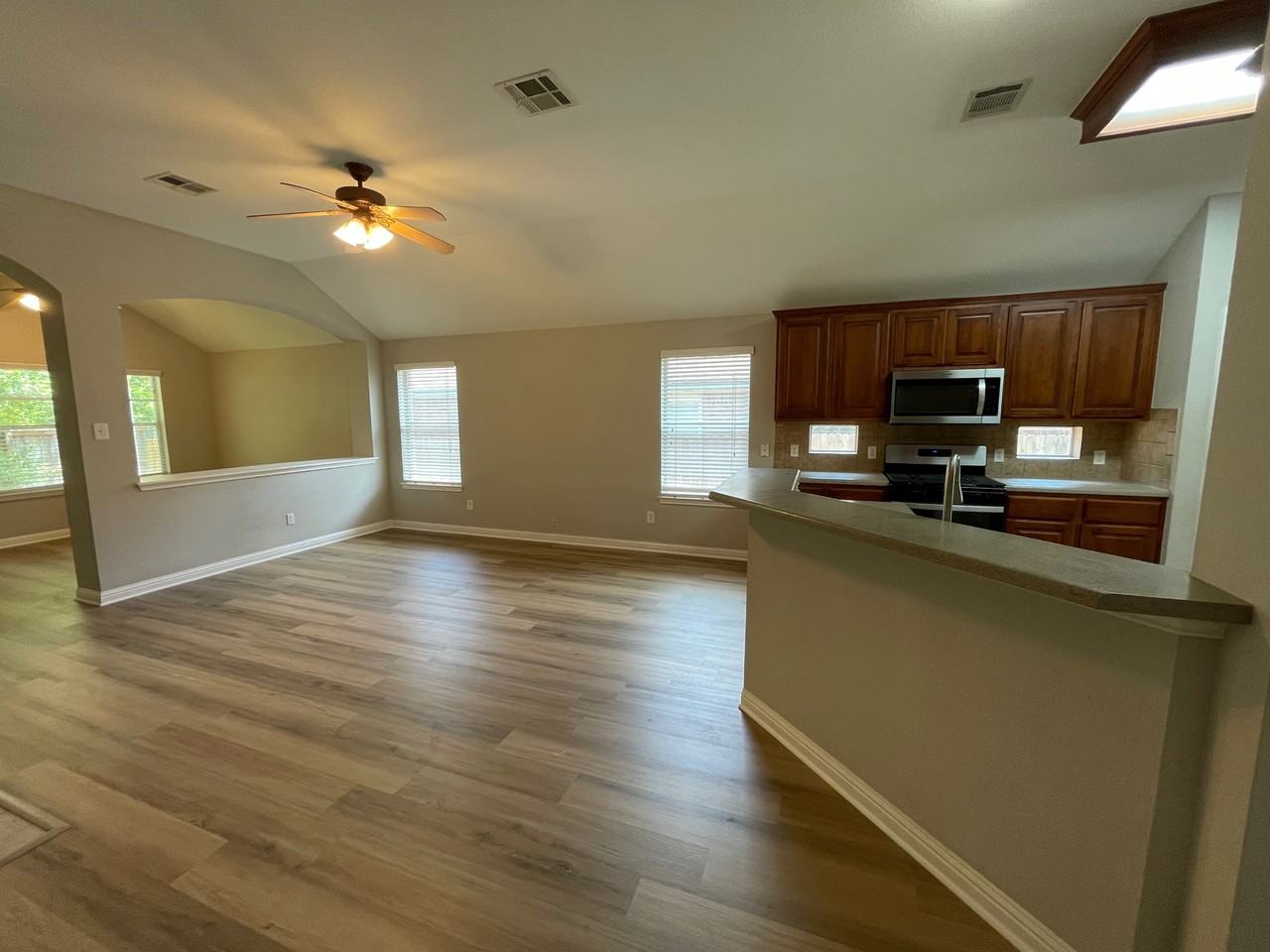 10025 Mount Rainier Dr - Photo 4 of 37
