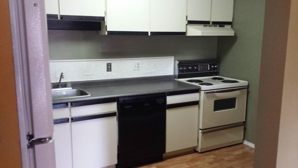 275 Kingsmere Blvd - Photo 3 of 9