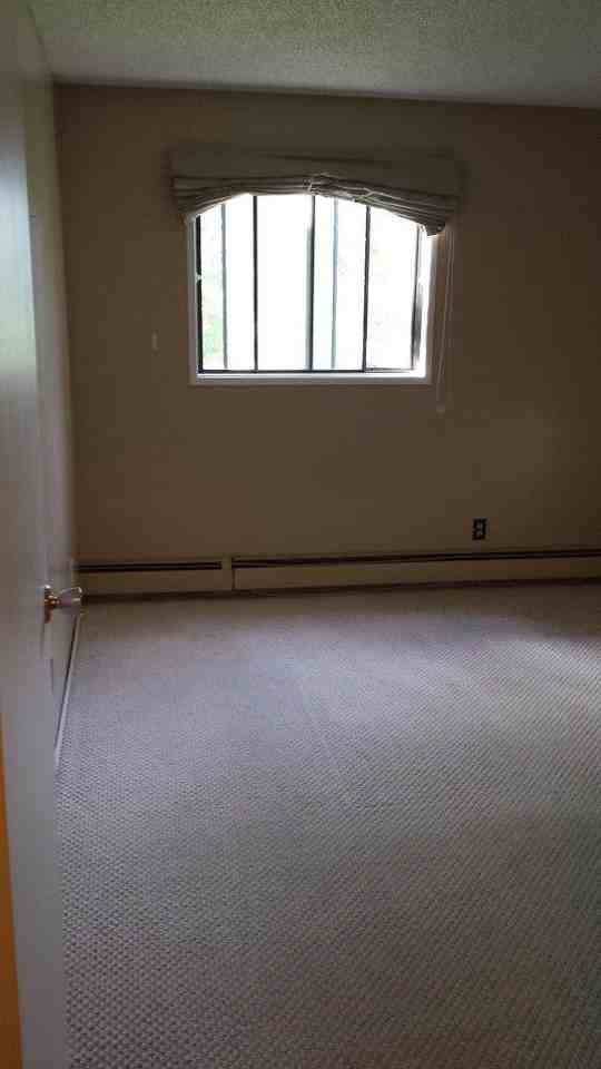 275 Kingsmere Blvd - Photo 6 of 9