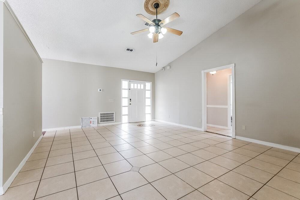 10064 Marguex Dr - Photo 3 of 16