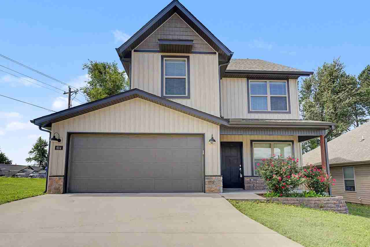 604 E Osage Trce