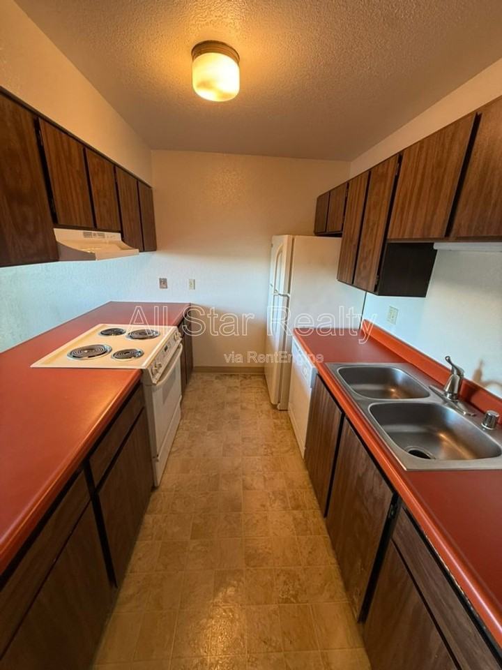 1315 Cordova St #310 - Photo 5 of 16