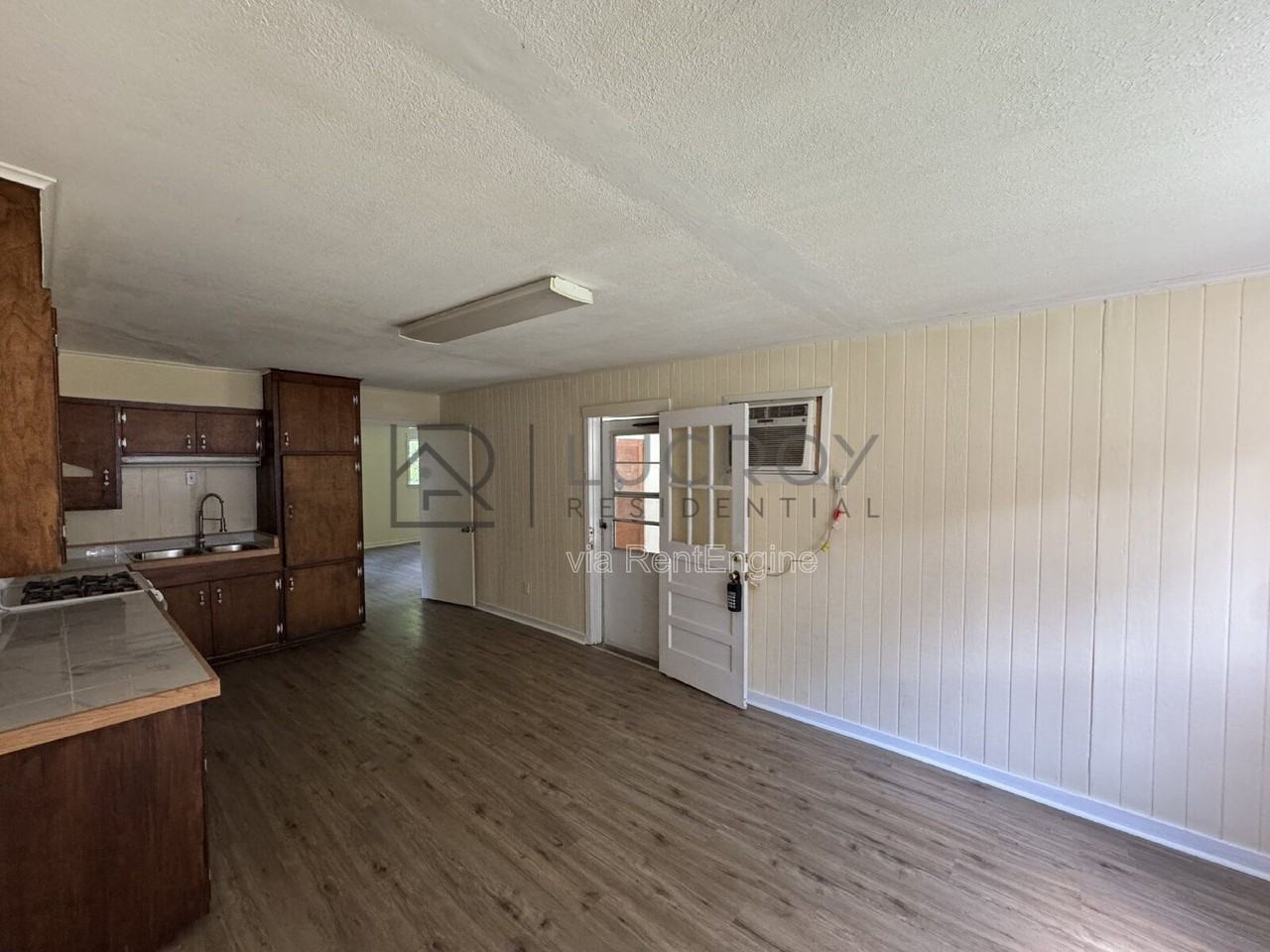 3148 Sylvester Dr - Photo 5 of 18