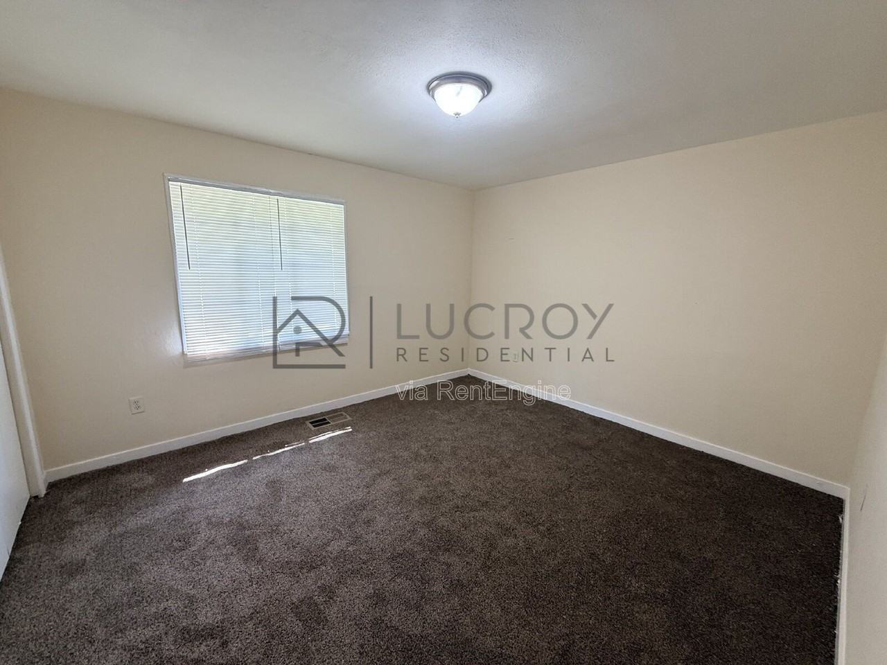3173 Oak Forest Dr - Photo 7 of 9