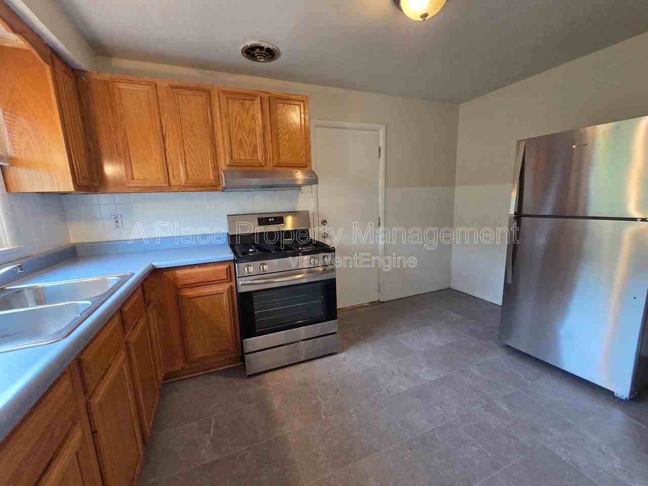 204 Hawkesbury Dr - Photo 5 of 13