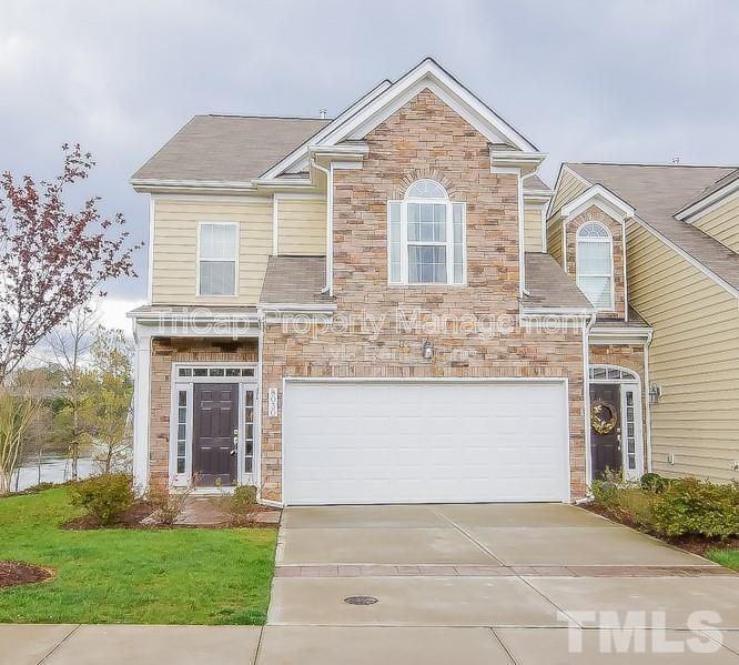 8030 Upper Lake Dr