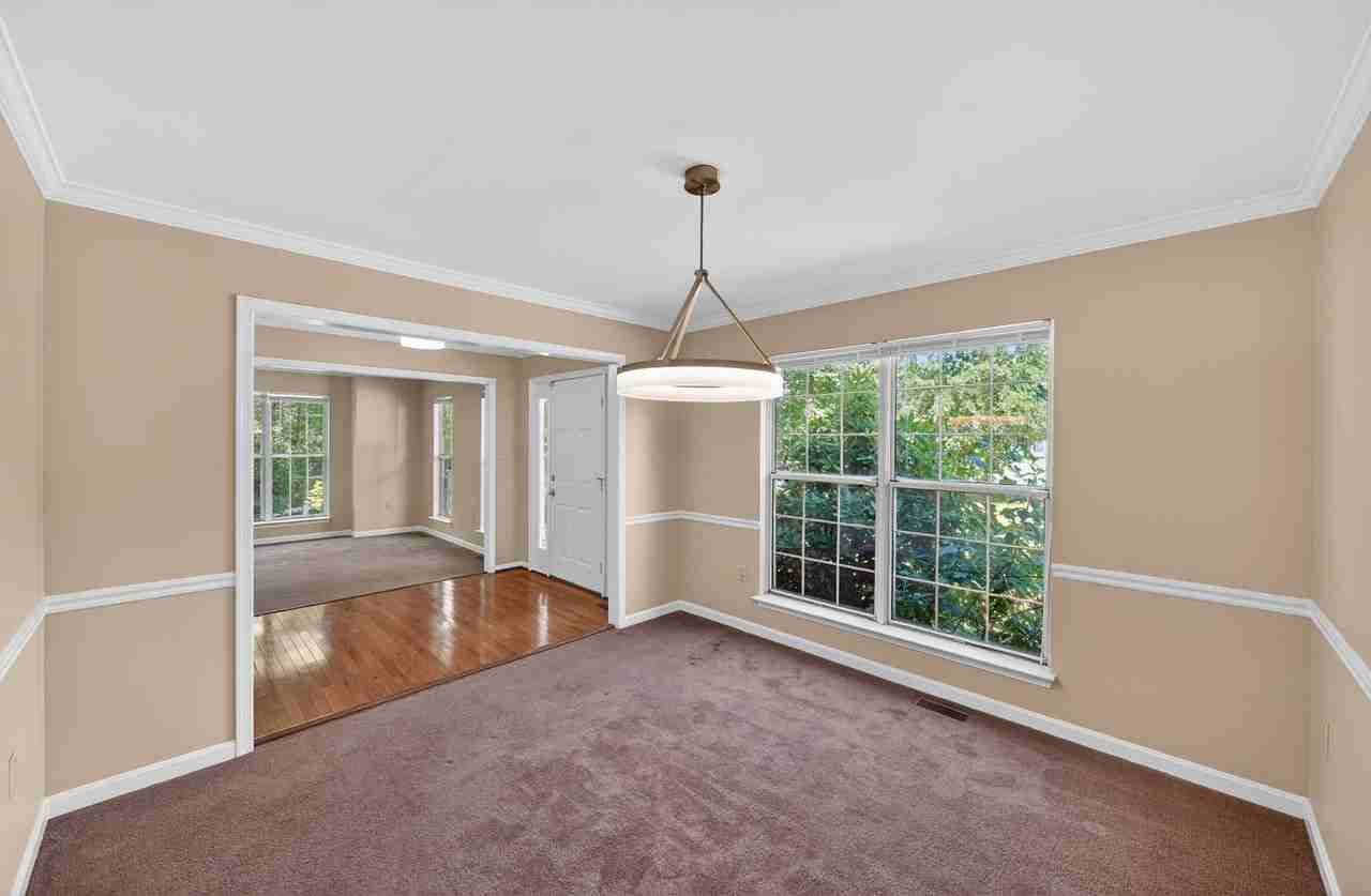 3006 Freedom Ct N - Photo 2 of 15