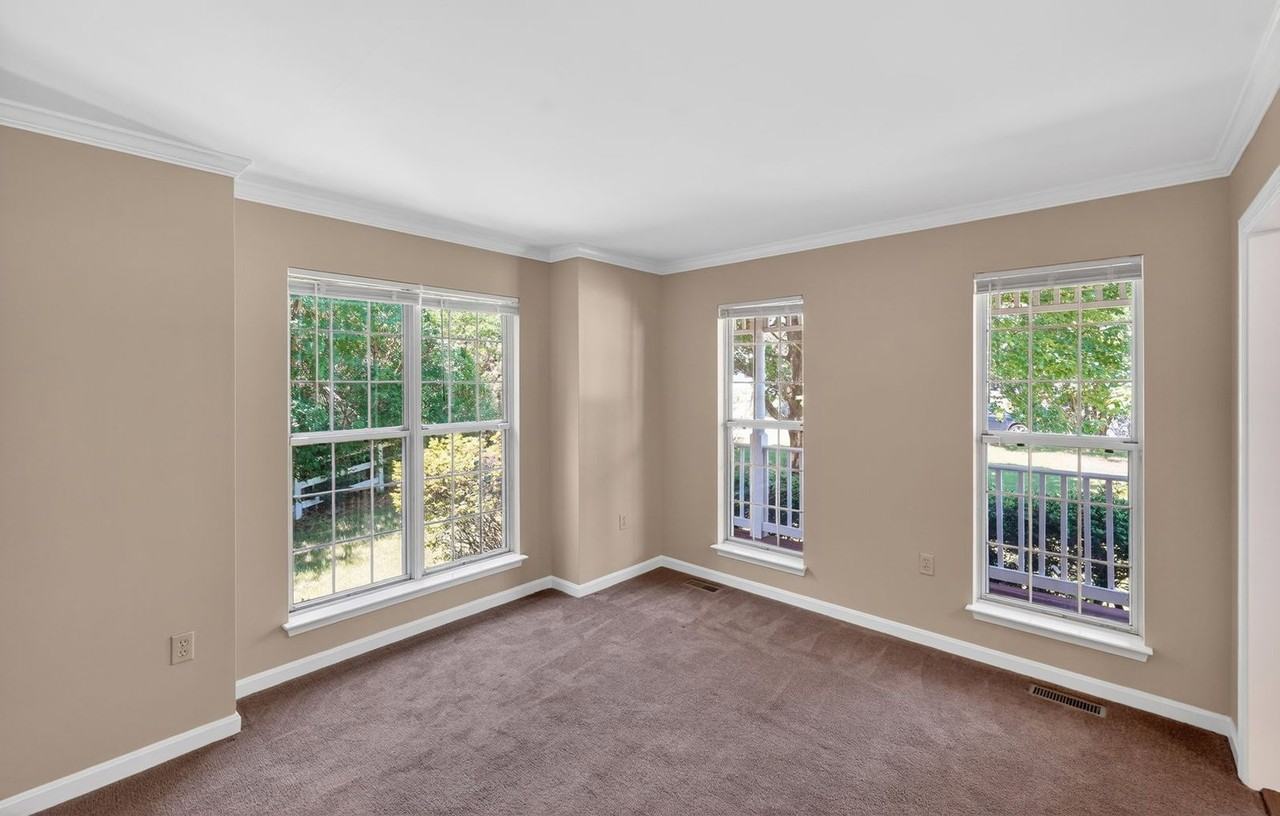 3006 Freedom Ct N - Photo 7 of 15
