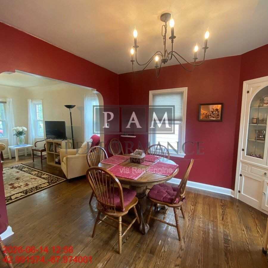 2922 S 48th St - Photo 5 of 39