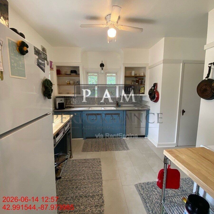 2922 S 48th St - Photo 6 of 39