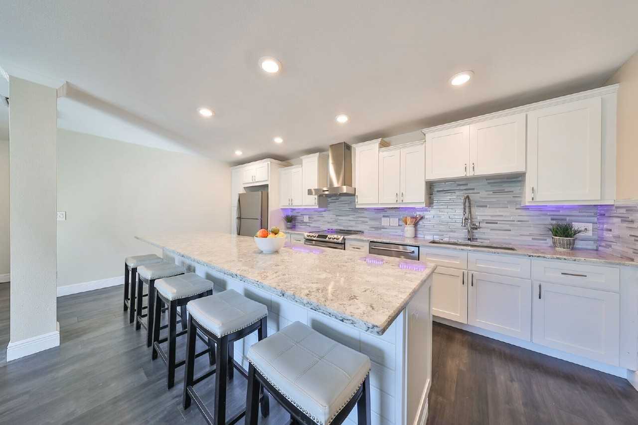 3210 39th St S #C - Photo 3 of 31
