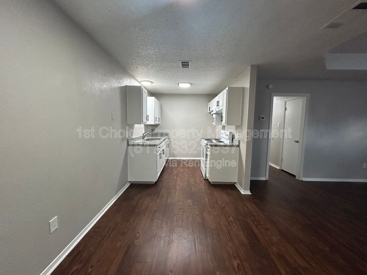 6320 Holiday Ln - Photo 4 of 23