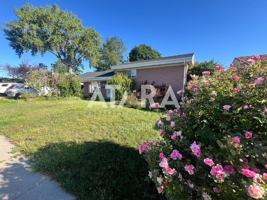 featured image of 618 W Anderson Ave