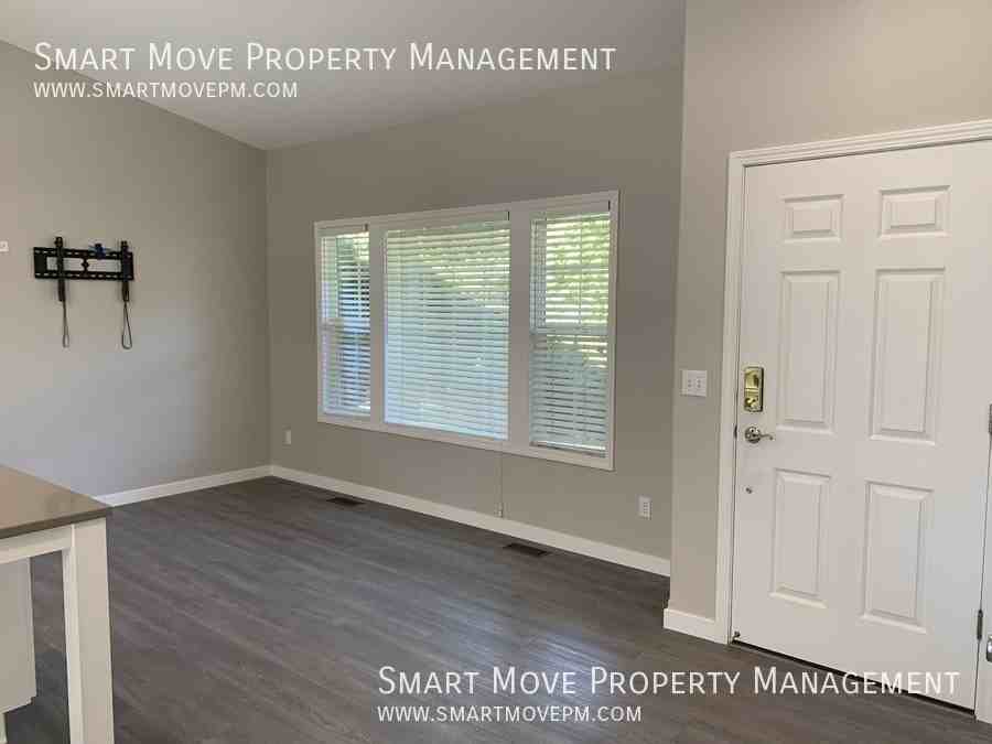 2321 E Mugo St - Photo 6 of 38