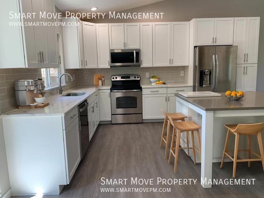2321 E Mugo St - Photo 7 of 38