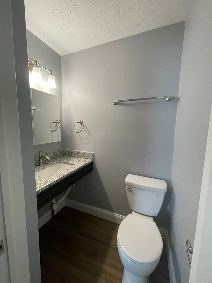 3409 Bexvie Ave - Photo 4 of 8