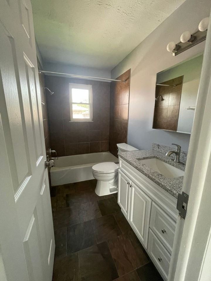 3409 Bexvie Ave - Photo 6 of 8