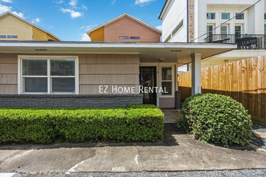 4401 Marina St #B - Photo 2 of 14