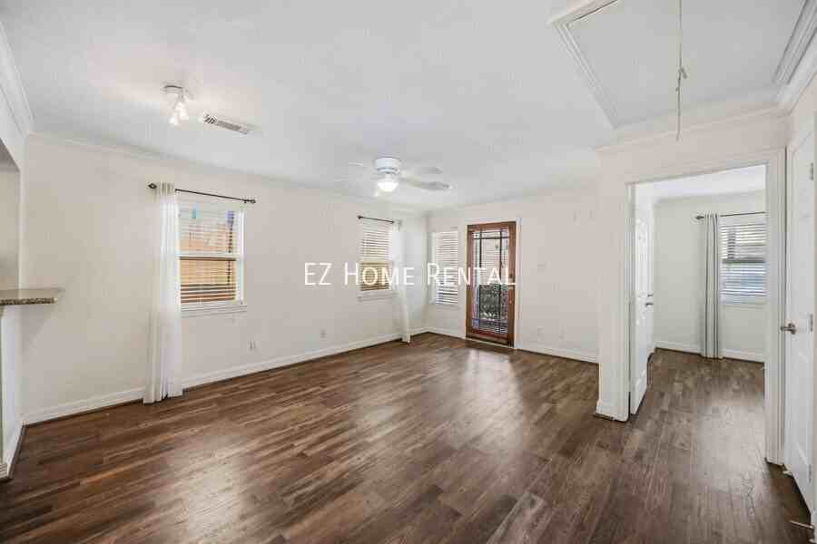 4401 Marina St #B - Photo 5 of 14