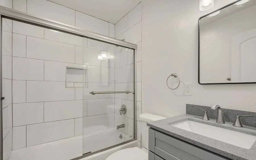 1739 Addison St #5 - Photo 7 of 14