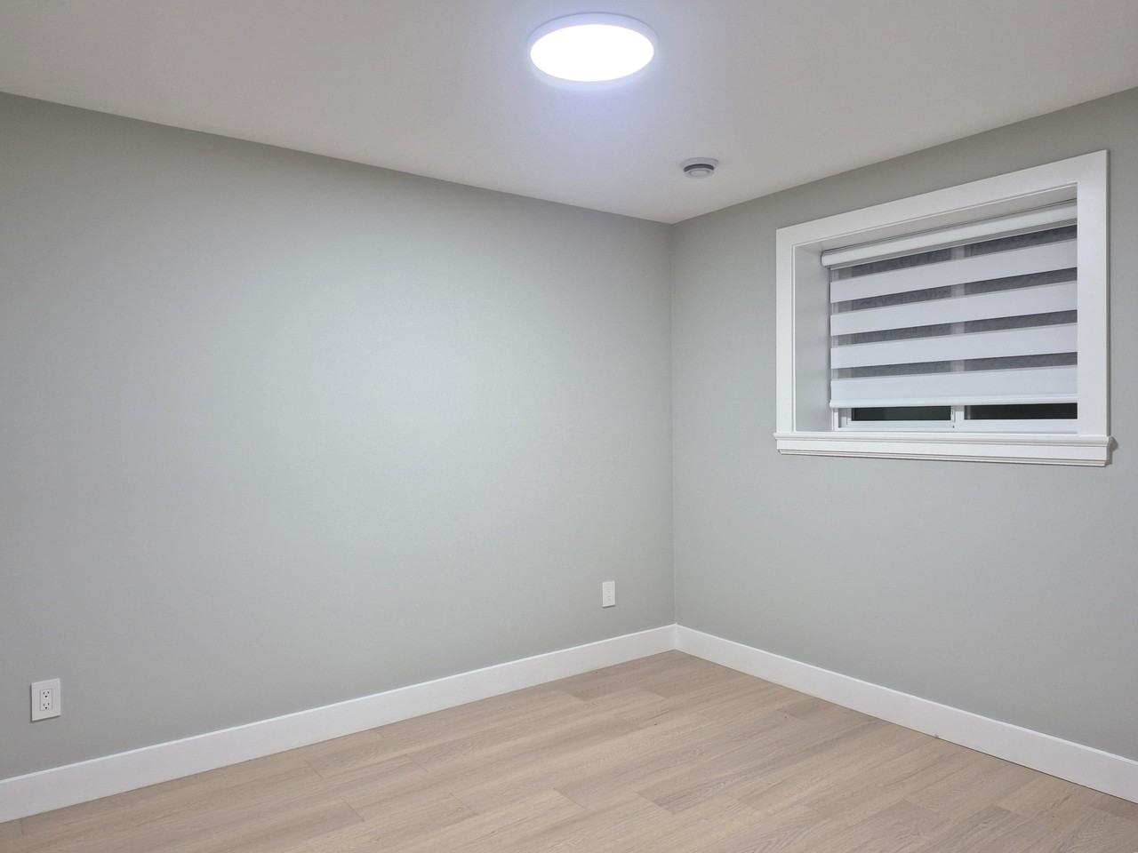 1715 167 Street #bsmt - Photo 6 of 10