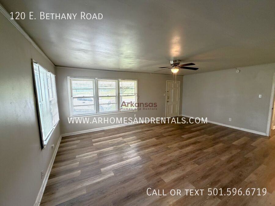 120 E Bethany Rd - Photo 2 of 17